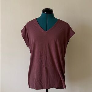 Athleta | V-neck Short Sleeve Avenue Tee in Mauve | Size M